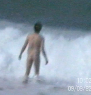 Patrick nu dans la mer